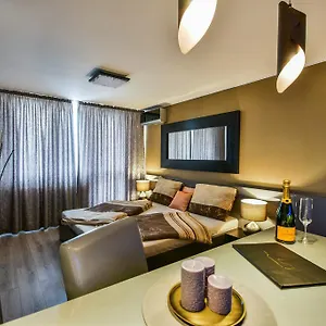 https://luxury-apartments-ostrava.ostravahotels.net