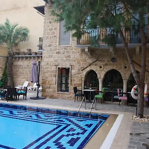 الساحة فندق بيروت