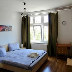 https://v-centru-msta.karlovyvary-hotels.com