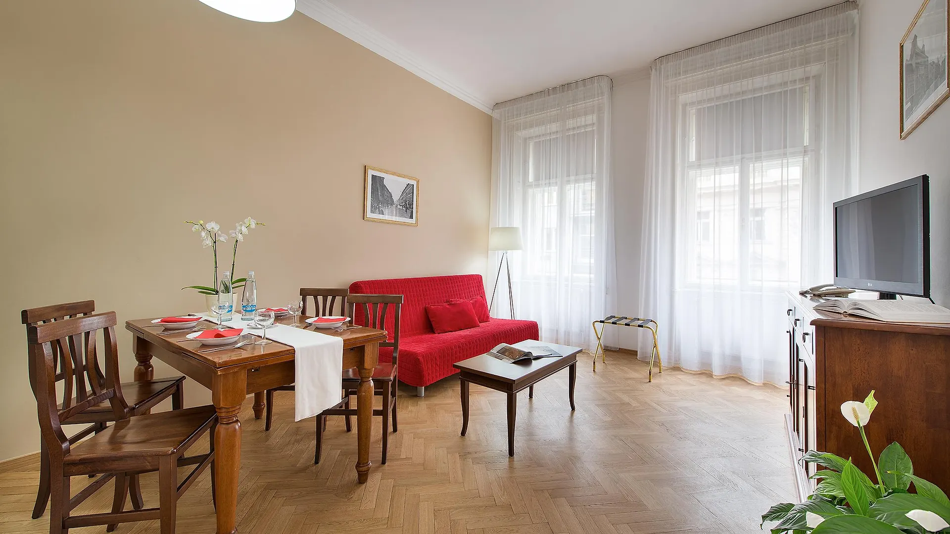 Апарт-отель Hotel Suite Home Прага