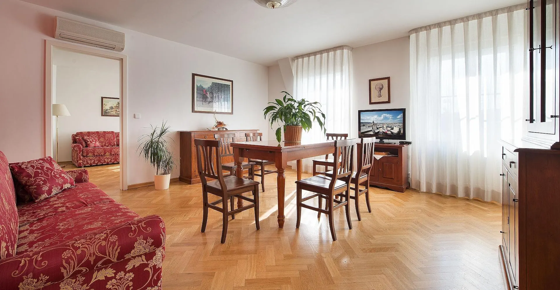 **** Апарт-отель Hotel Suite Home Прага Чехия