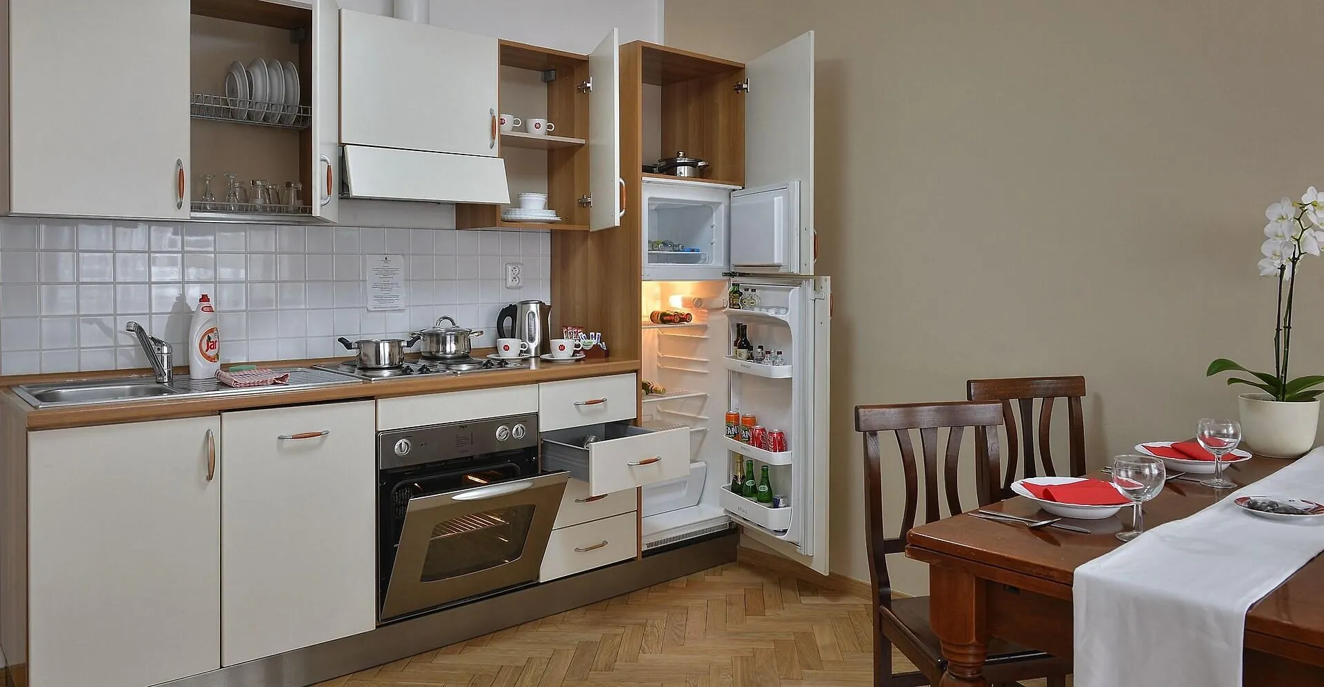 Hotel Suite Home Прага 4*,