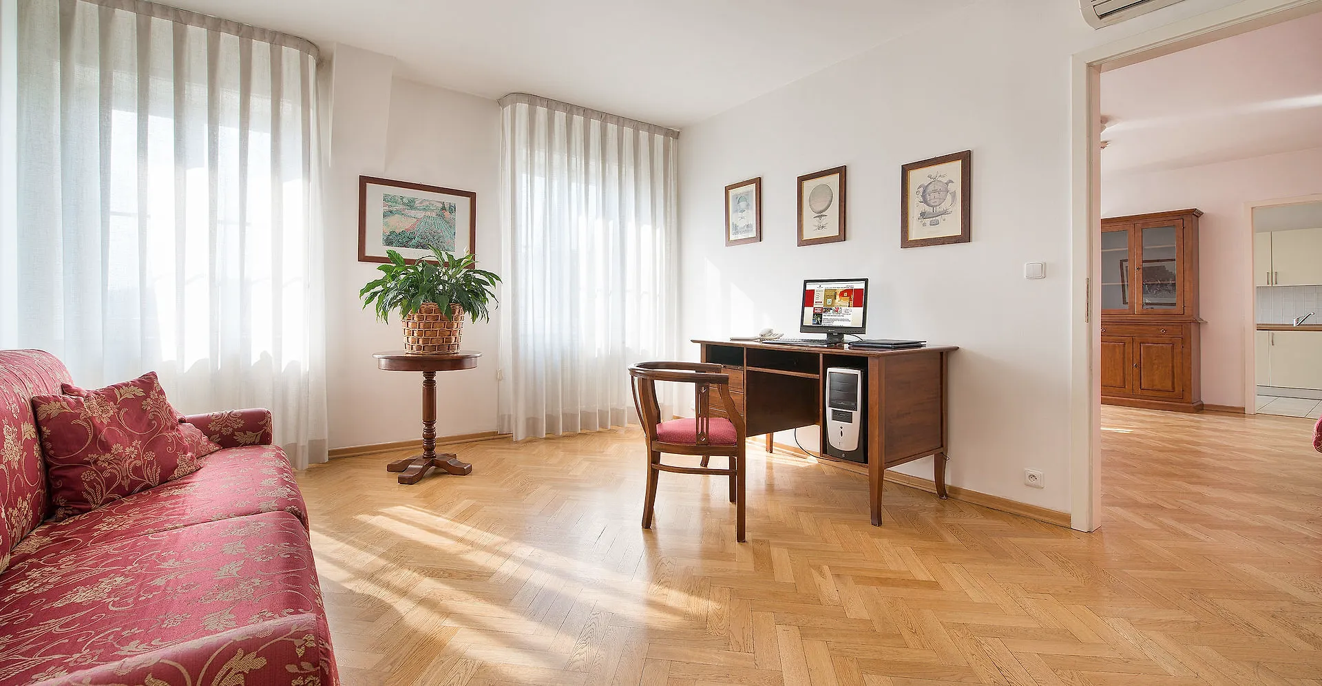 Hotel Suite Home Прага Чехия