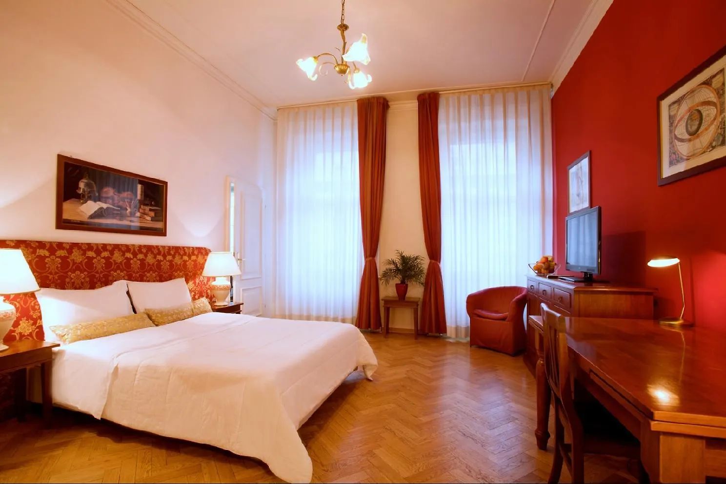 Hotel Suite Home Прага 4*,