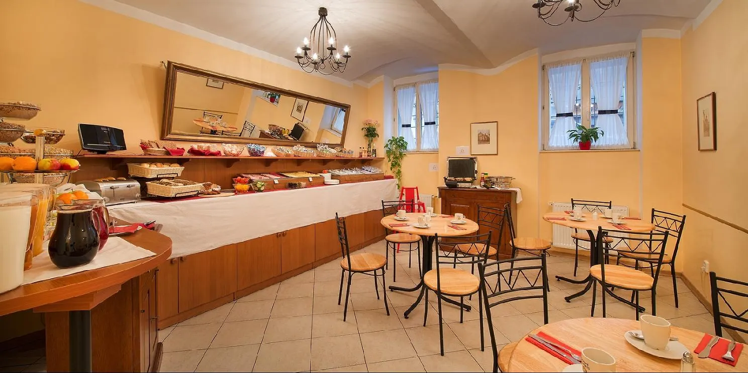 **** Апарт-отель Hotel Suite Home Прага Чехия