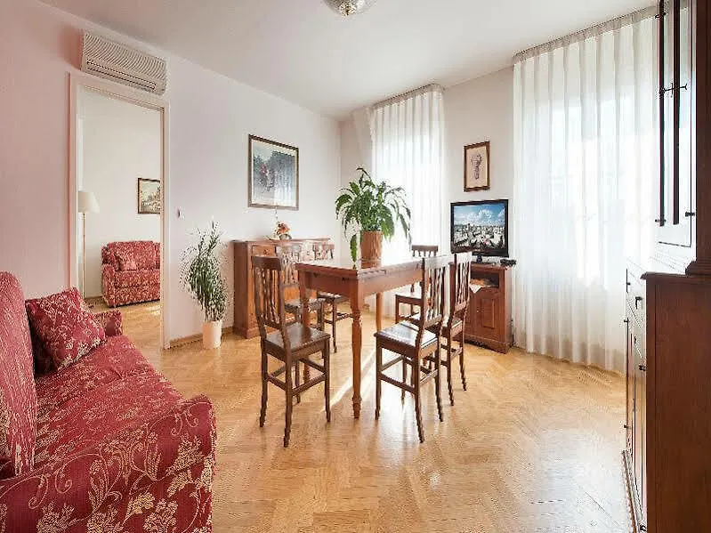 Hotel Suite Home Prague 4*,